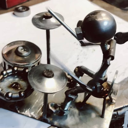 Handgjort Vindspel i Metall – Rockband-design